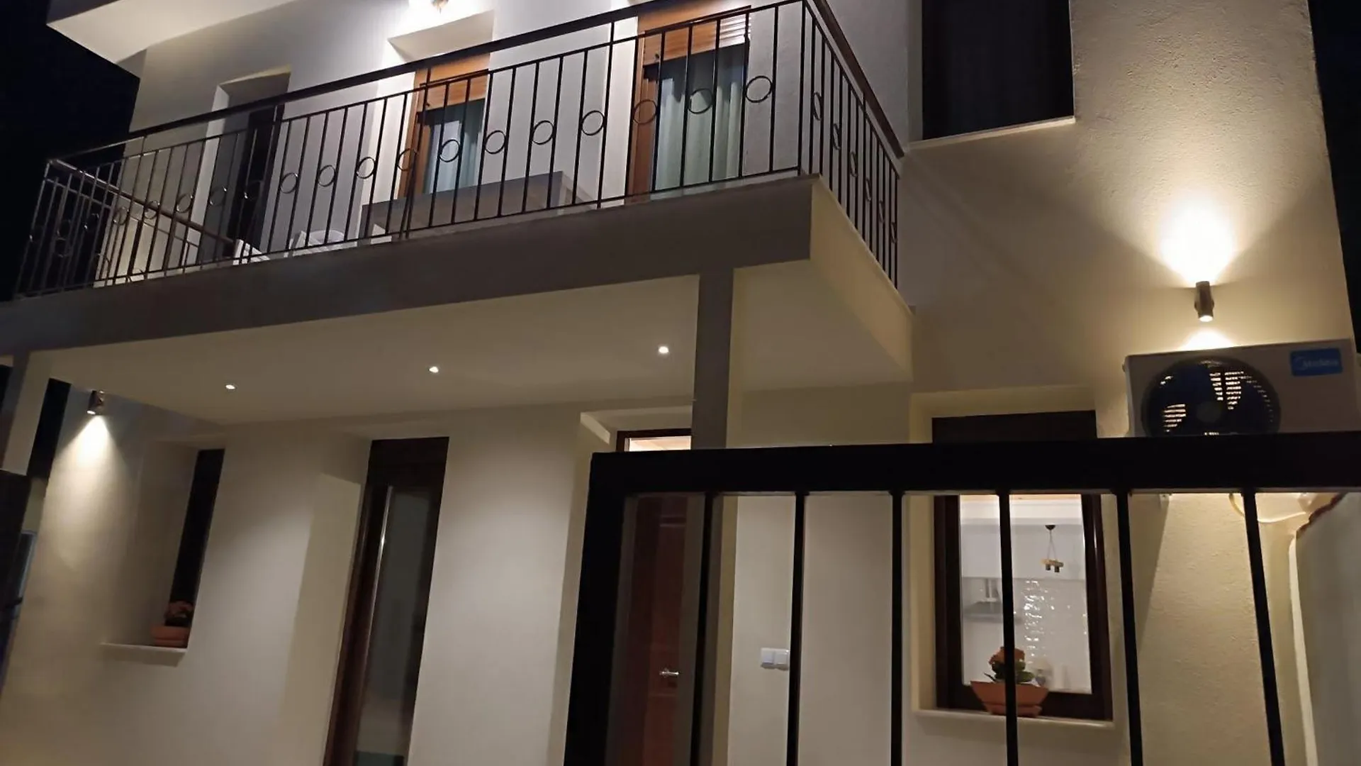 Villa Marilou Fourka Apartment